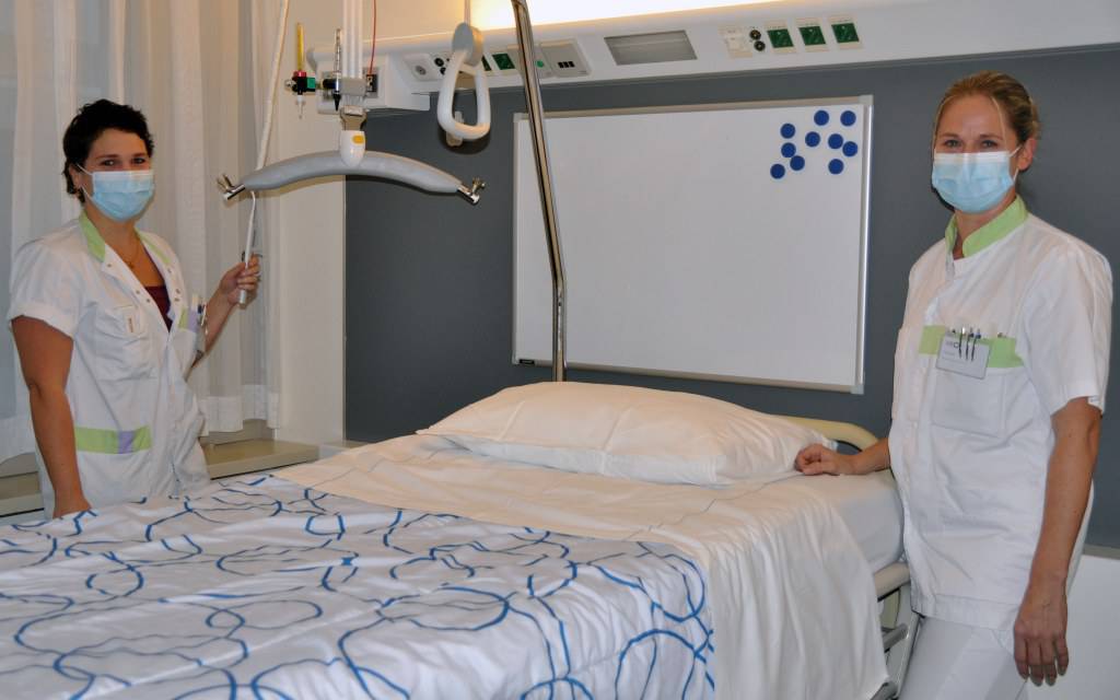 verpleegafdeling-c1-ontvangt-plafondtillift-als-kerstcadeau.jpg