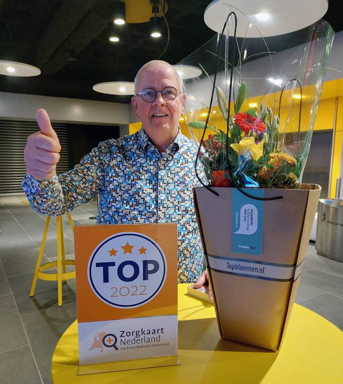 Bert Bartelink Clustermanager nam trofee in ontvangst