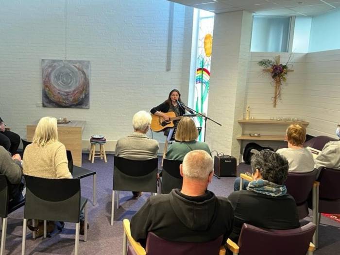 Muzikale afsluiting in het stiltecentrum